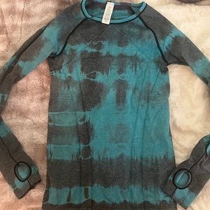 Ivivva size youth 10(fits an adult xs) Fly Tech Shirt